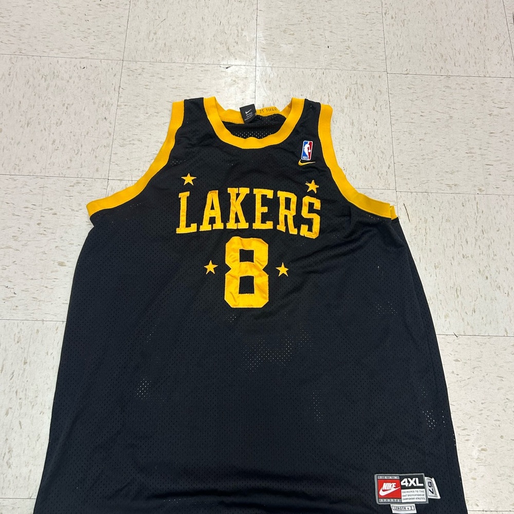 VINTAGE NIKE LA LAKERS KOBE JERSEY #8